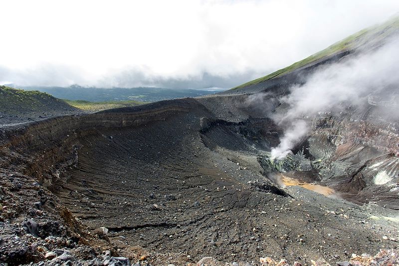 Cratère du volcan Lokon - Sulawesi du Nord - Indonésie