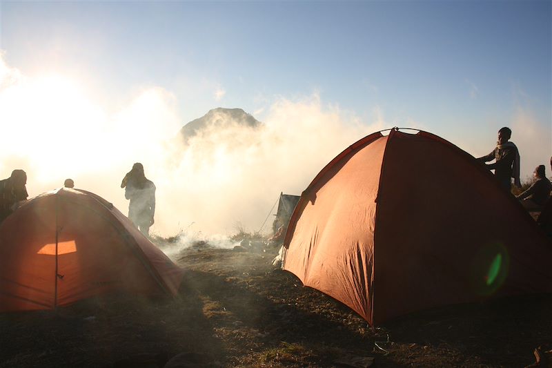 Campement sur le Mont Rinjani - Lombok - Petites îles de la Sonde - Indonésie