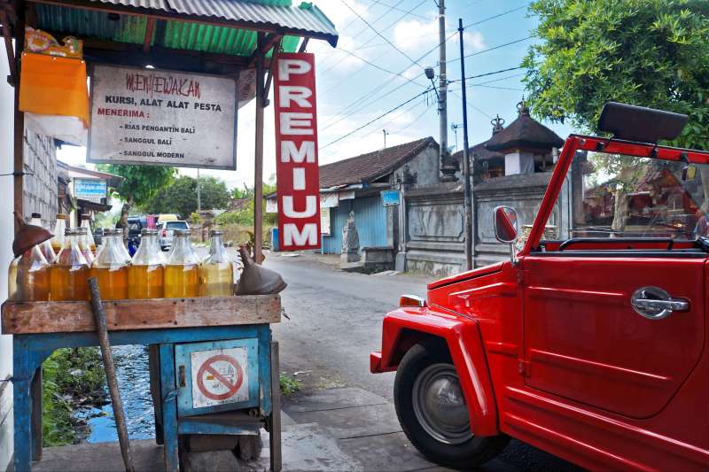 à la station essence - Bali - Indonésie
