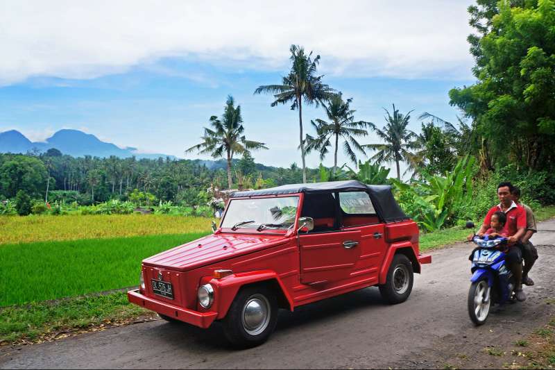 Autotour à Bali en 2 roues ou en voiture décapotable avec un gps pour une découverte de Bali hors des sentiers battus.