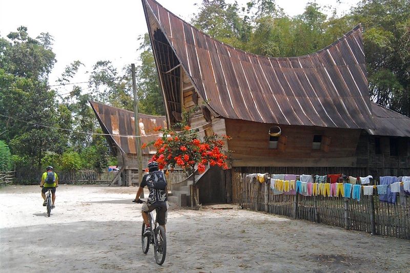 Randonnée en VTT autour du Lac Toba - Île de Sumatra - Indonésie