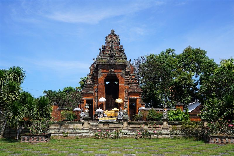 Bali, les 2 mains sur le guidon