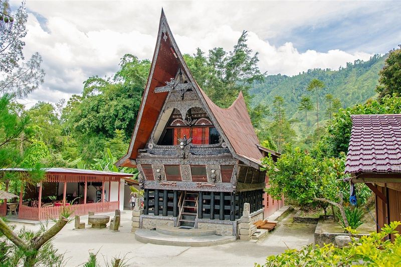Maison traditionnelle Batak près du lac Toba - Sumatra - Indonésie