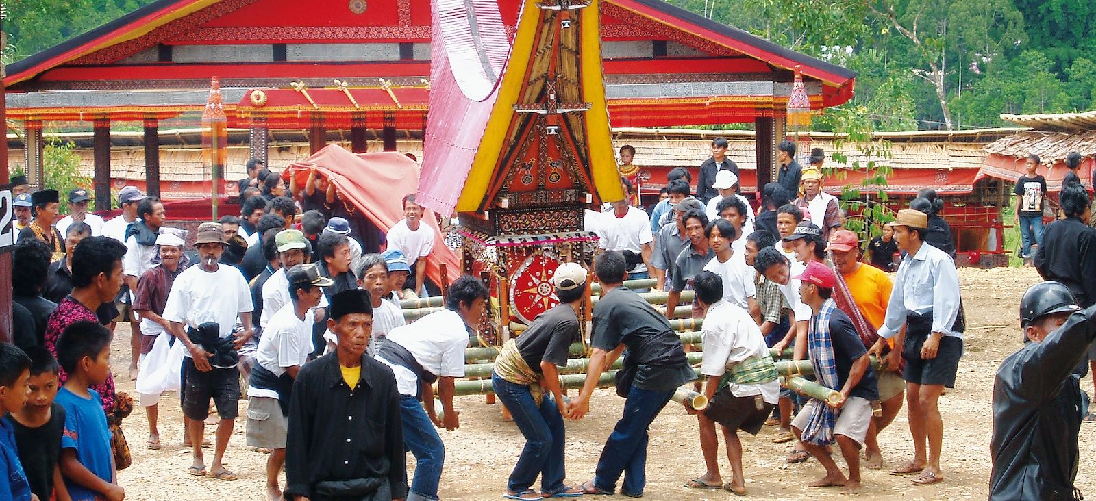Randonnée en pays Toraja et plage de Bira