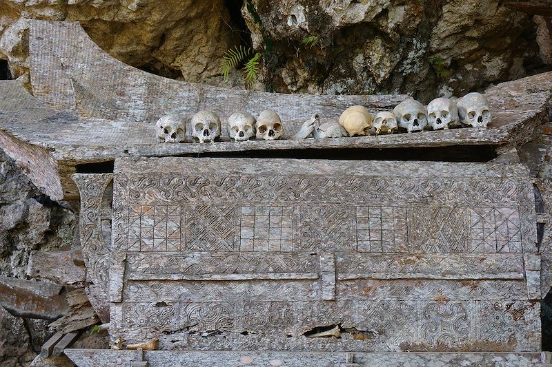 Sépulture en pays Toraja - Sulawesi - Indonésie 