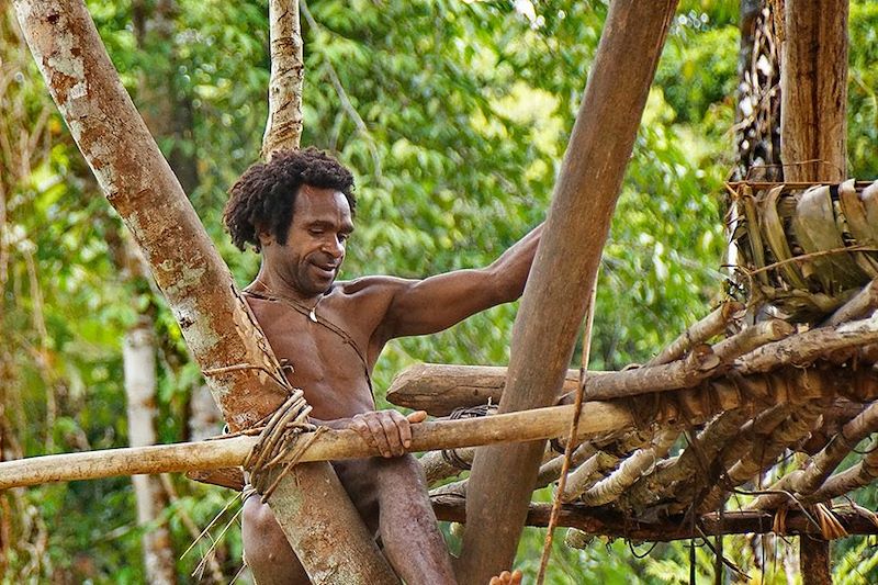 Homme Korowai - Papouasie - Indonésie
