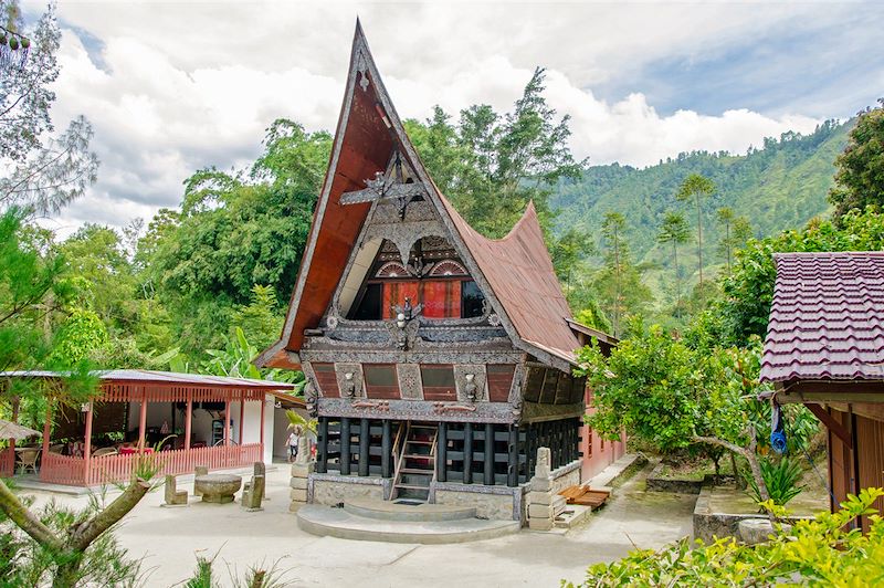 Maison traditionnelle Batak près du lac Toba - Sumatra - Indonésie