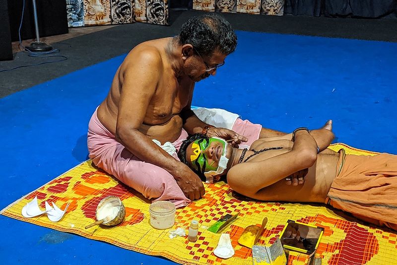 Préparation d'un spectacle Kathakali - Cochin - Kerala - Inde