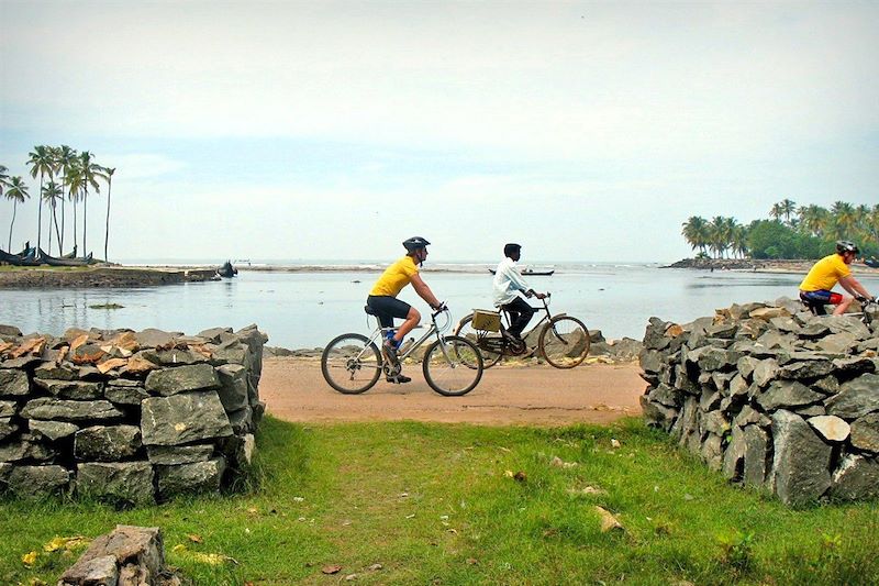 à VTT sur les routes du Kerala - Inde