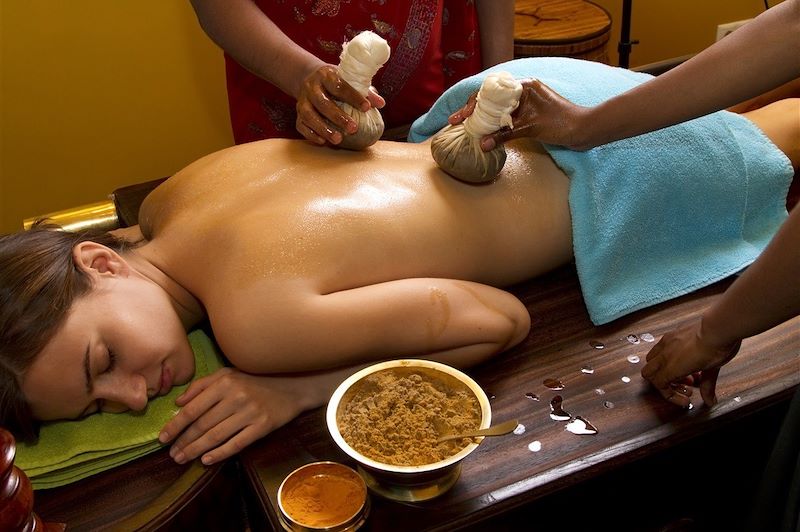 Massage traditionnel indien ayurvédique