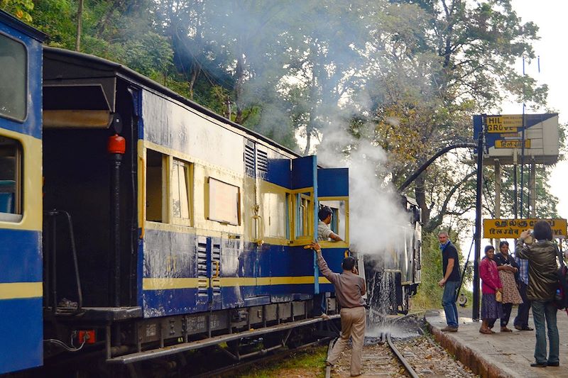 Train à vapeur à la gare d'Ooty - Inde