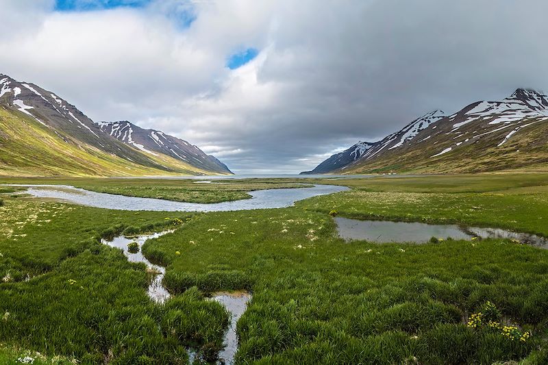 Autotour dans le Nord de l'Islande à la découverte de Trollaskagi, les chutes de Dettifoss, Myvatn et les fjords de l'Est