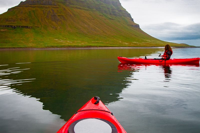 Kayakistes en Islande