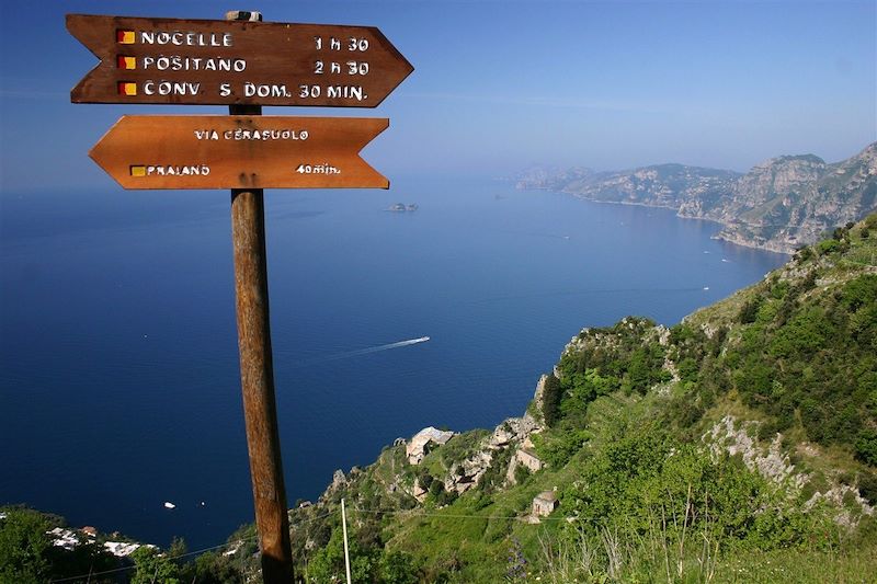 Naples, le Vésuve et Amalfi (A/R en train)