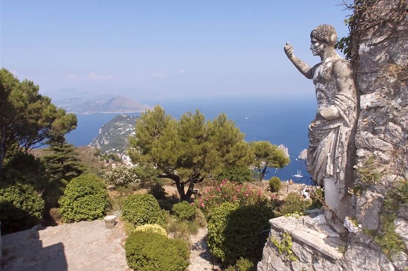 Naples, le Vésuve et Amalfi (A/R en train)