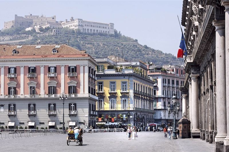 Naples, le Vésuve et Amalfi (A/R en train)