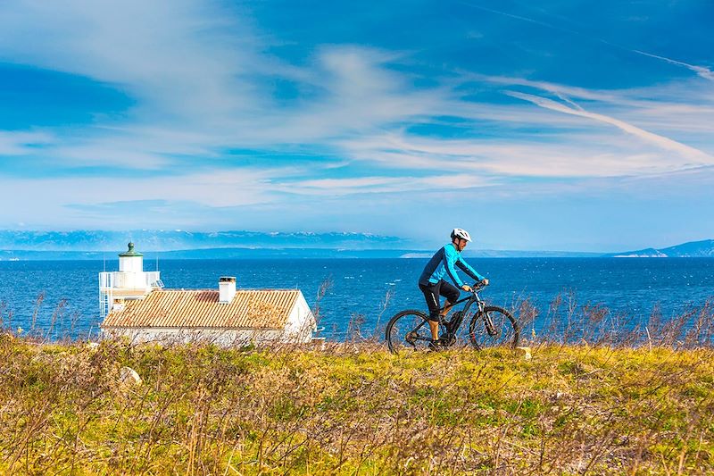 Cycliste vers Pula - Istrie - Croatie