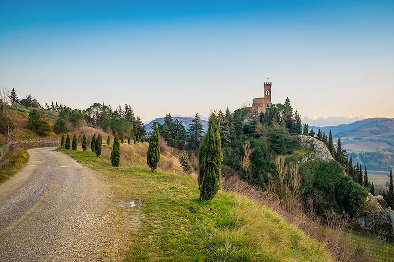 Chemin menant à la Tour de l’horloge - Brisighella - Émilie-Romagne - Italie