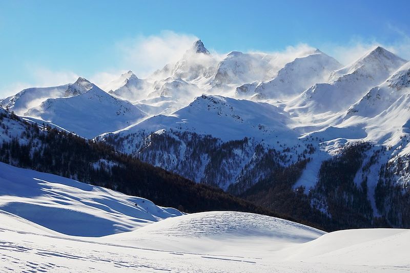 Escapade nature dans le Piémont, raquettes aux pieds et nuitées en refuge, pour une aventure inoubliable
