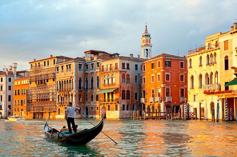 Gondole sur le grand canal - Venise - Italie
