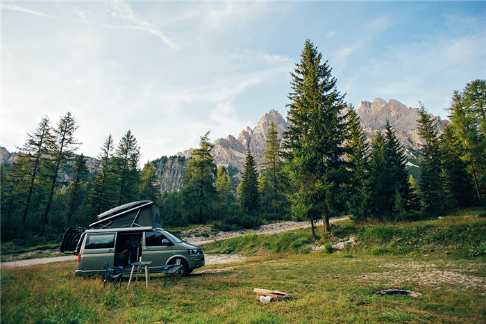 En camper van dans les Dolomites - Italie