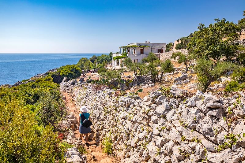 Randonneur au Gagliano del Capo - Pouilles - Italie