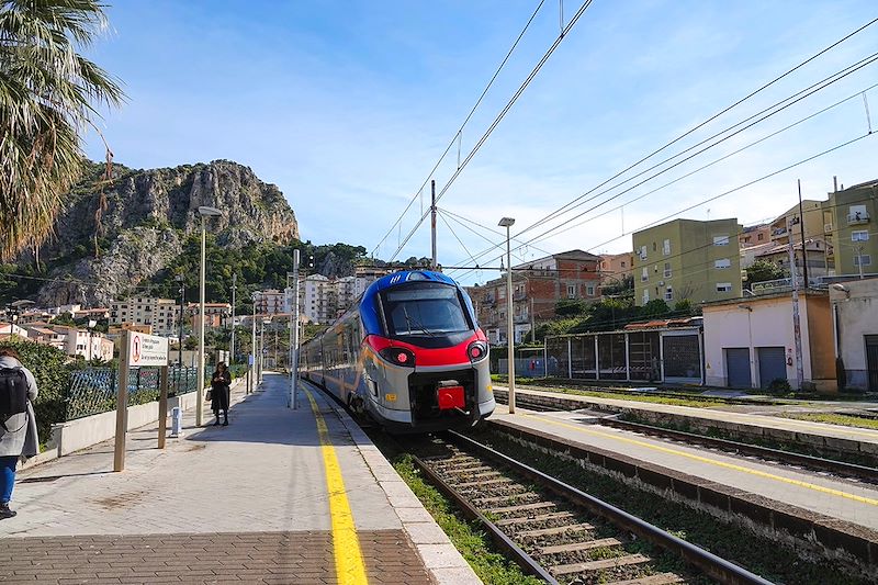 Gare de Cefalù - Sicile - Italie