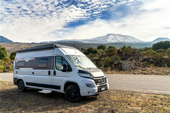 Van aux alentours du Mont Etna et près de Randazzo - Sicile - Italie