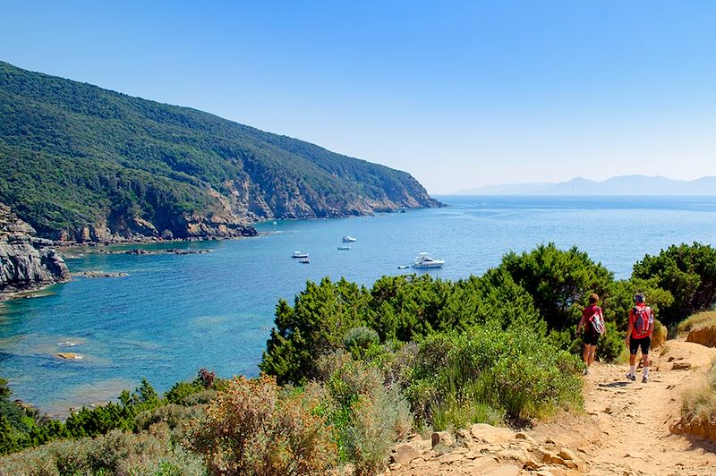 Randonneurs près de Populonia - Toscane - Italie
