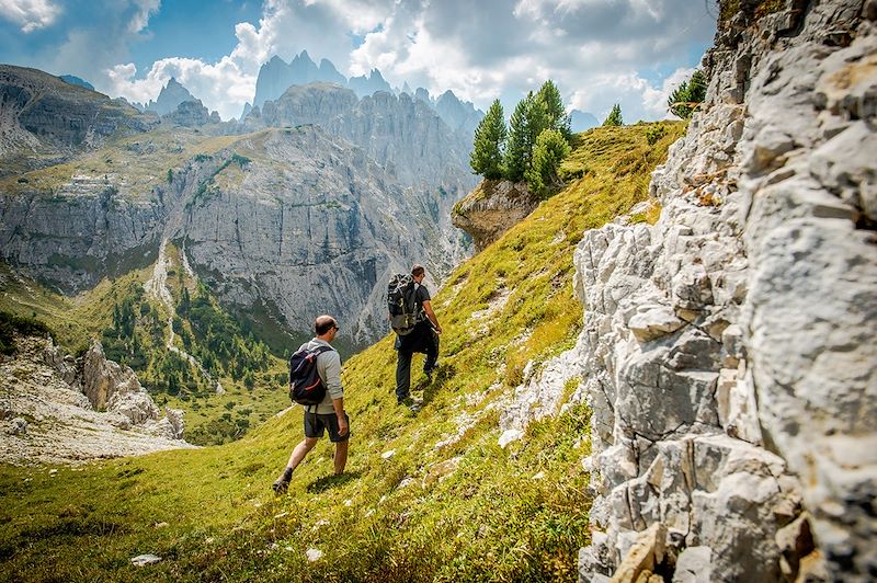 Randonneurs dans les Dolomites - Italie