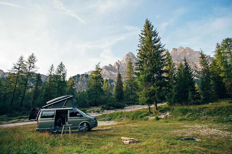 Autotour en van aménagé au cœur des Dolomites : du Trentin au Tyrol du Sud, sur la trace du Giro à travers les vallées secrètes.