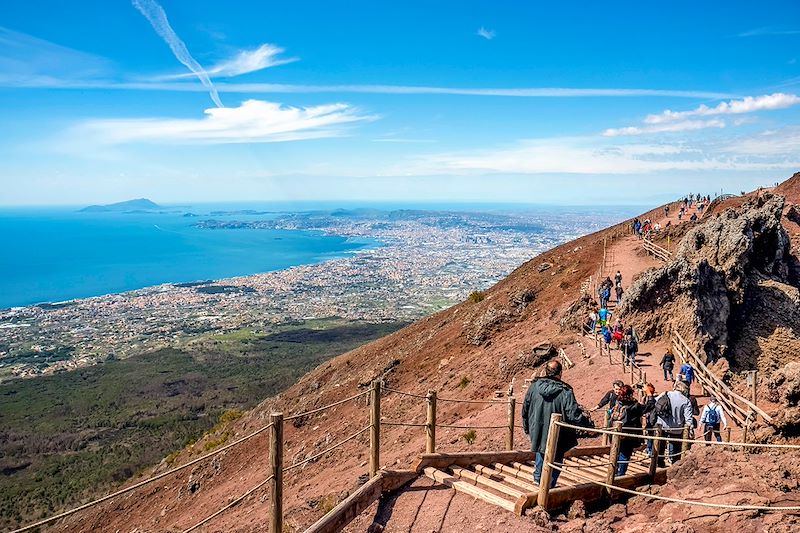 Vue sur Naples depuis le Mont Vésuve - Campanie - Italie