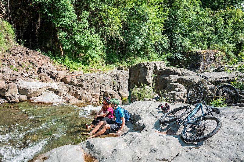 Vélo dans la vallée de Bagnone - Toscane - Italie