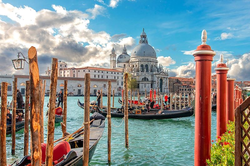 Santa Maria della Salute dans le quartier de Dorsoduro - Venise - Italie 