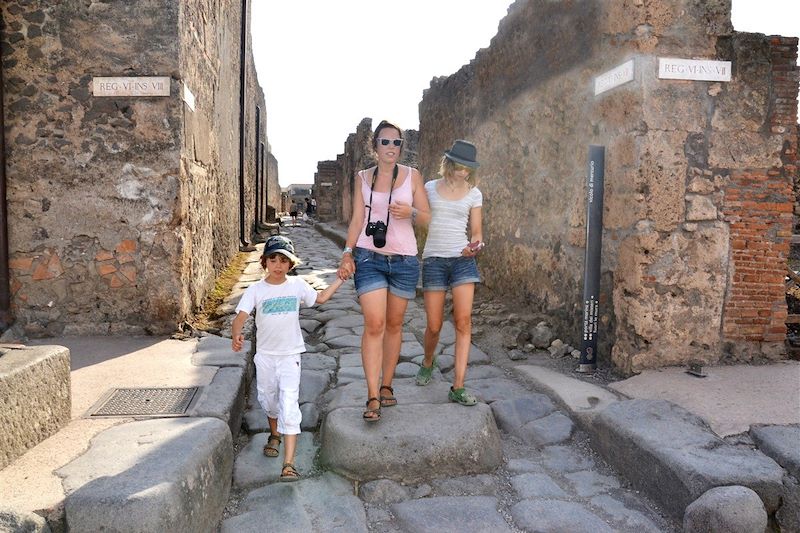 De passionnantes découvertes comme Pompéi et Vésuve mêlées aux baignades à Ischia et Procida pour de vraies vacances !