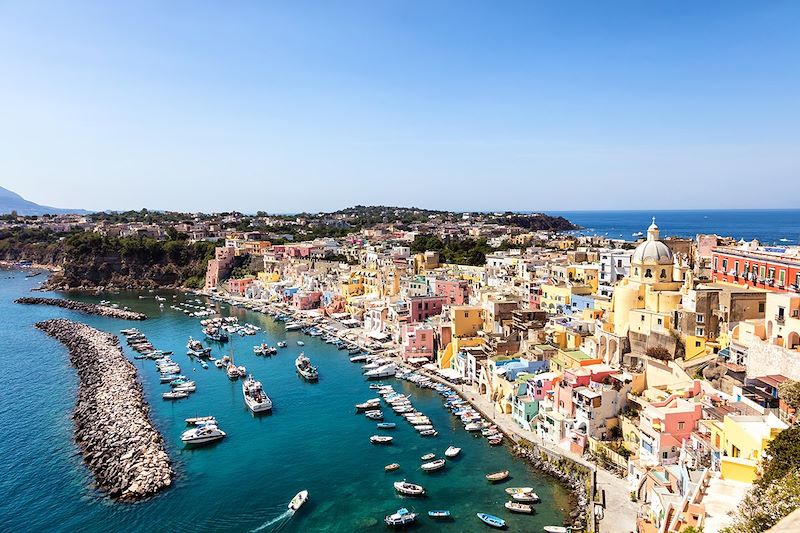 Vue sur la baie de Procida - Golfe de Naples - Région de Campanie - Italie