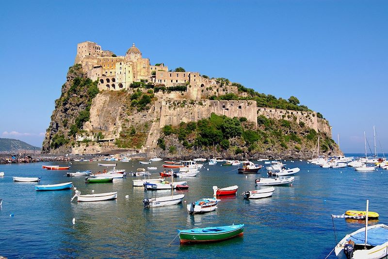 De passionnantes découvertes comme Pompéi et Vésuve mêlées aux baignades à Ischia et Procida pour de vraies vacances ! 12