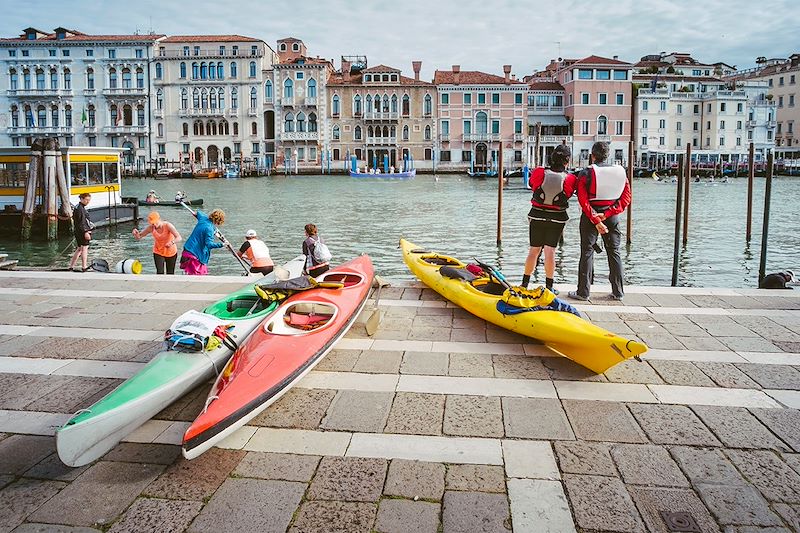 Kayakistes à Venise - Italie
