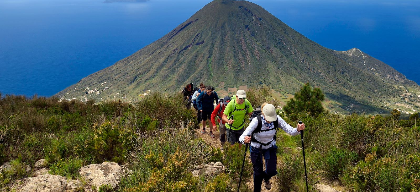 Image Les îles Éoliennes et l'Etna