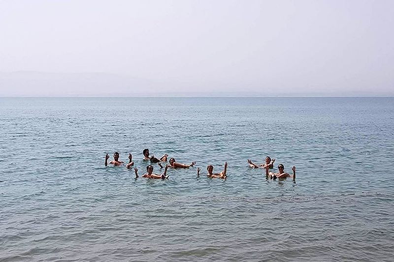 Baignade dans la Mer Morte - Jordanie