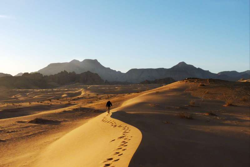 Image Wadi Rum, à Petra par la vallée arc-en-ciel