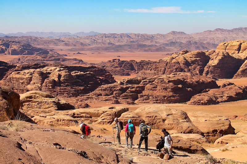 Randonnée en Jordanie : entre canyons secrets de Petra et immensités du Wadi Rum