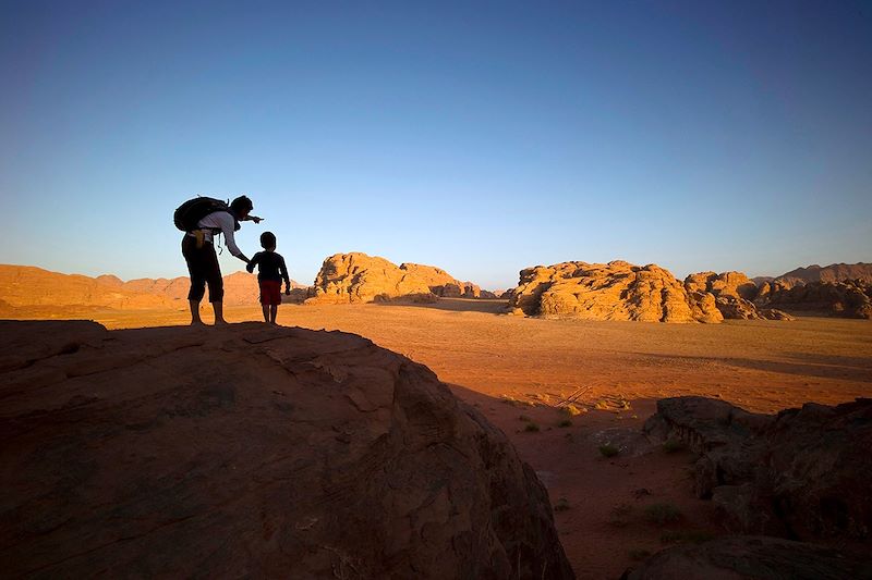 Famille dans le Wadi Rum - Jordanie