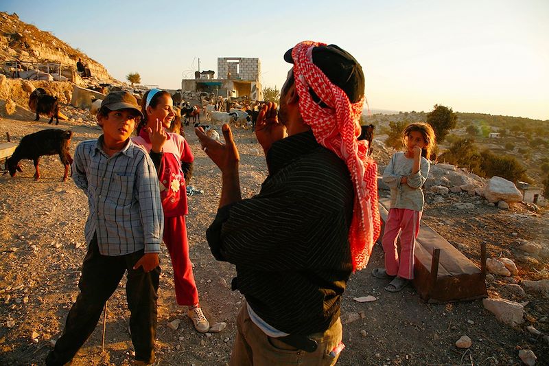 Rencontre avec un berger et des enfants près d'Umm Qais - Jordanie