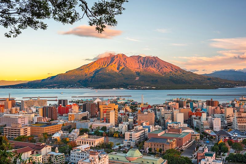 Randonnée sur les monts Hiko, Kuju, Aso, forêt de Yakushima, visites des villes de Beppu, Fukuoka et Kagoshima 
