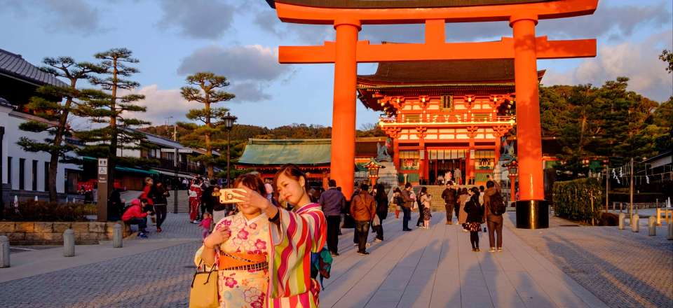 Découverte de la frénésie de Tokyo et de l'intimité de Kyoto. Des ambassadeurs, des bons plans et une conciergerie en plus