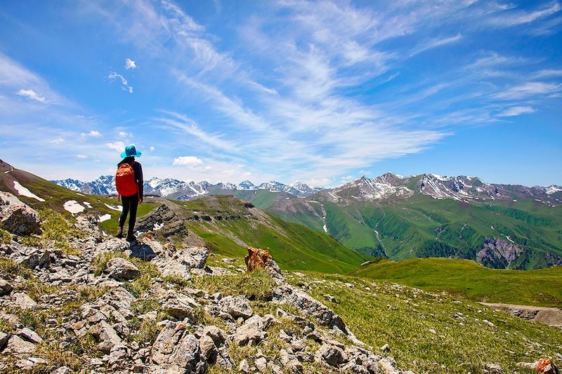 Embarquer pour une rando associant les plus beaux sites naturels du Kazakhstan et du Kirghizstan 