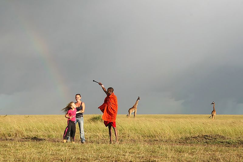 Découverte en 4x4 du mythique parc du Masai Mara, des lacs Nakuru et Naivasha et safari à pied puis en bateau à Crescent Island  