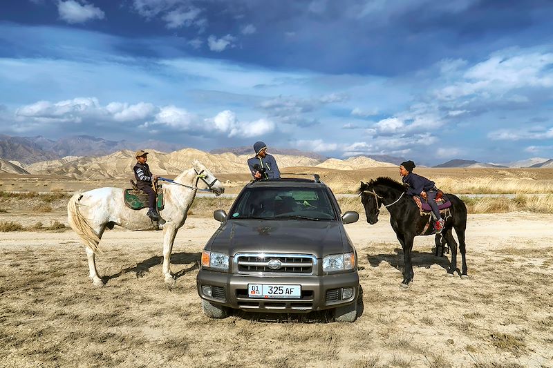Autotour en 4x4 au Kirghizistan au cœur des sites immanquables du Kirghizstan : Son Koul, Tash Rabat, Issyk Koul