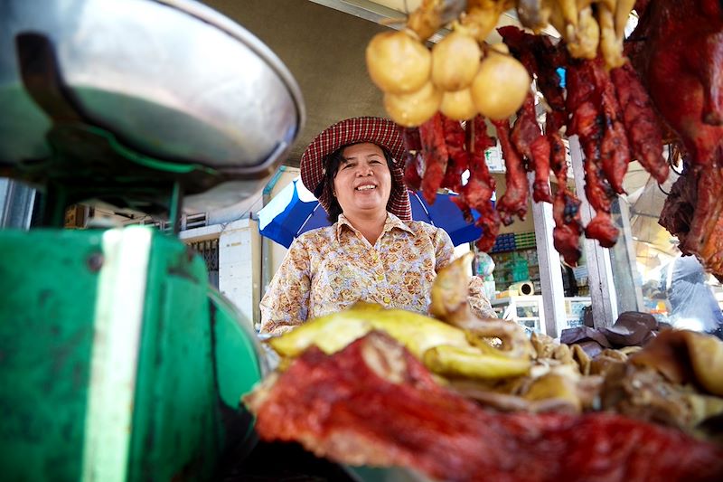 Vendeuse au marché - Cambodge